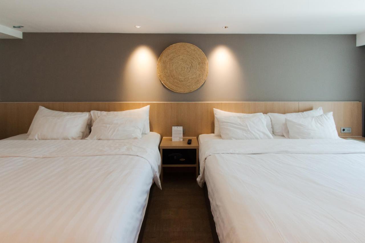 Aveta Hotel Malioboro Yogyakarta Extérieur photo