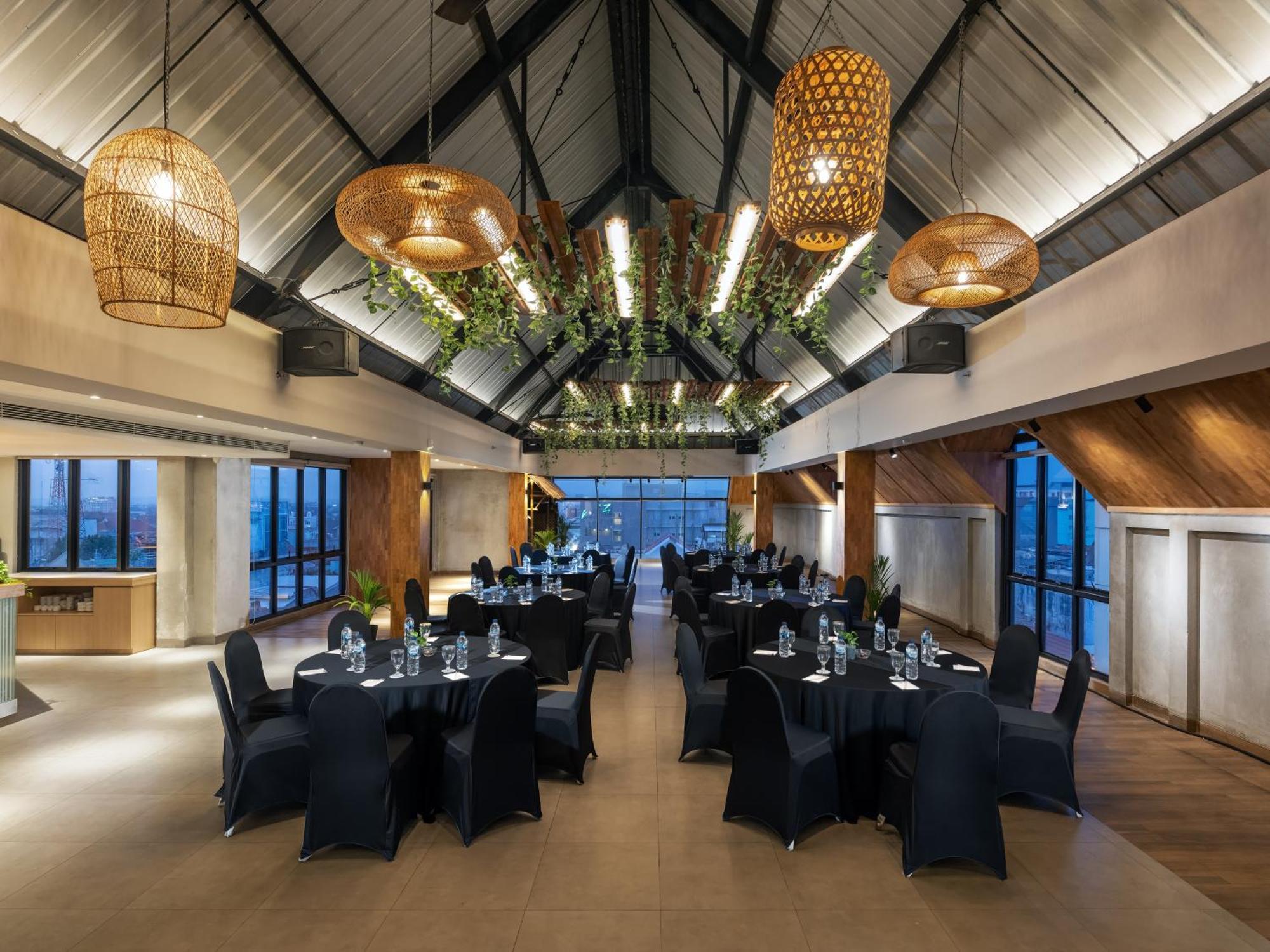 Aveta Hotel Malioboro Yogyakarta Extérieur photo