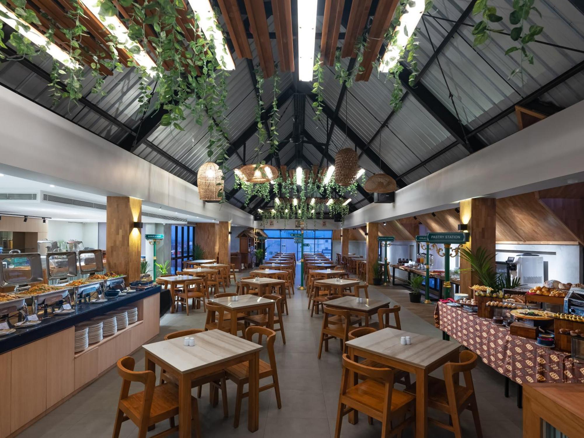 Aveta Hotel Malioboro Yogyakarta Extérieur photo