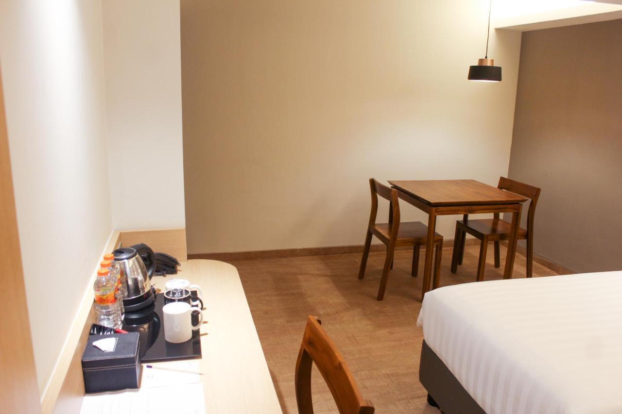 Aveta Hotel Malioboro Yogyakarta Extérieur photo